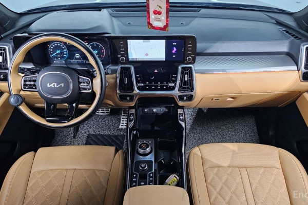 2023 Kia Sorento с пробегом 22 602 км