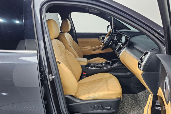 2023 Kia Sorento с пробегом 22 602 км