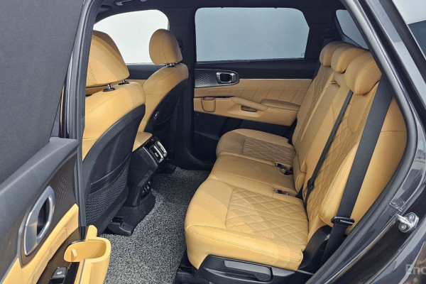 2023 Kia Sorento с пробегом 22 602 км