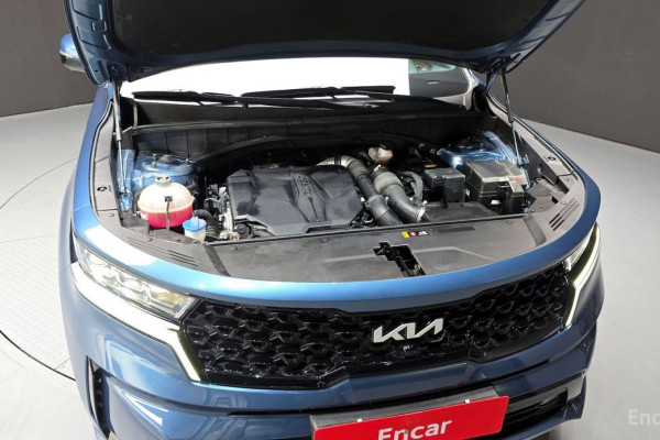 2023 Kia Sorento с пробегом 22 691 км