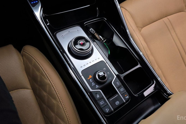 2023 Kia Sorento с пробегом 22 691 км