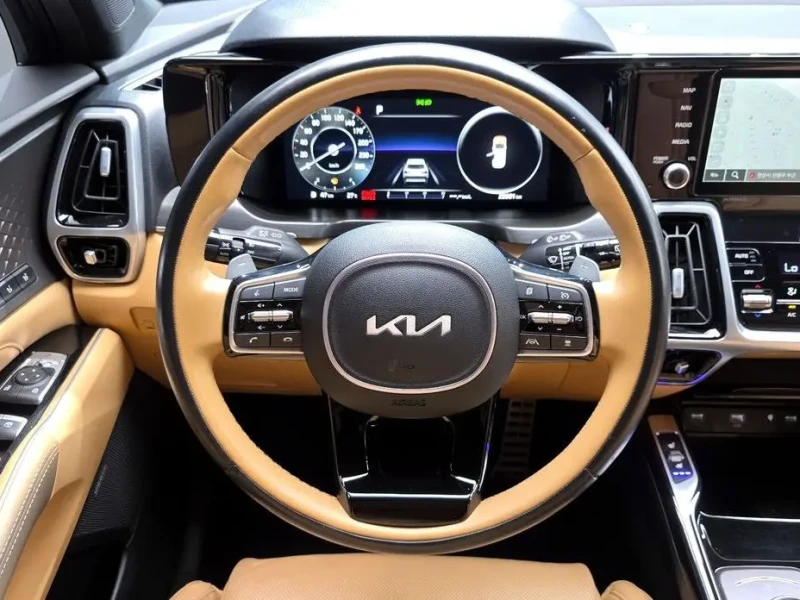 2023 Kia Sorento с пробегом 22 691 км