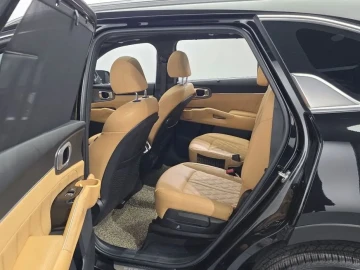 2023 Kia Sorento с пробегом 66 972 км