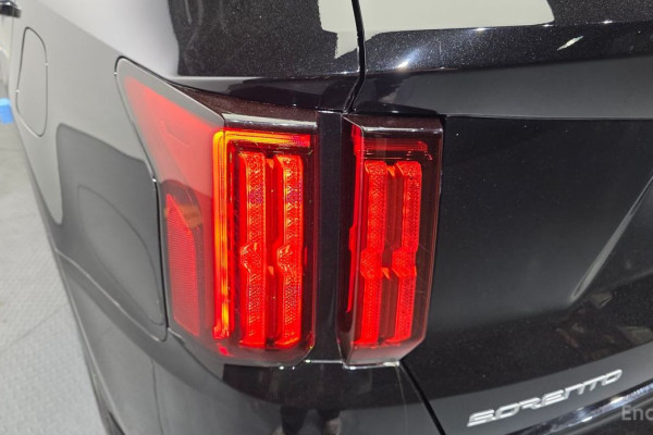 2023 Kia Sorento с пробегом 66 972 км