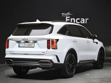 2023 Kia Sorento с пробегом 58 122 км