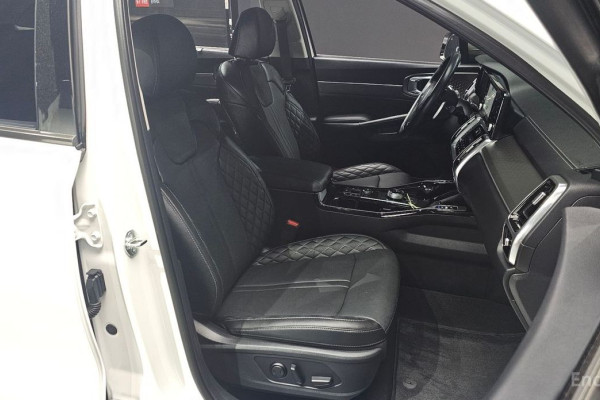 2023 Kia Sorento с пробегом 58 122 км