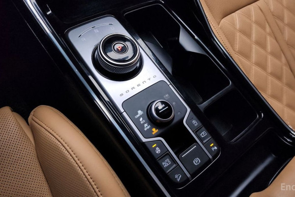 2023 Kia Sorento с пробегом 49 410 км