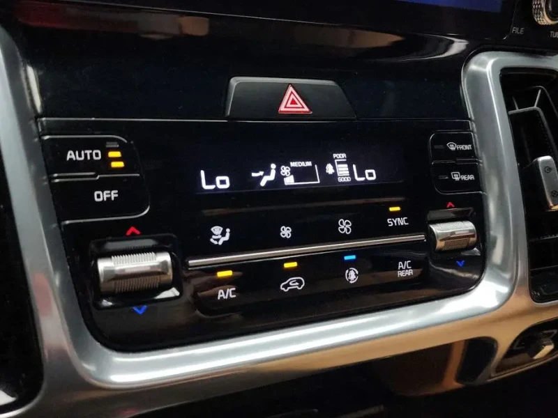 2023 Kia Sorento с пробегом 49 410 км