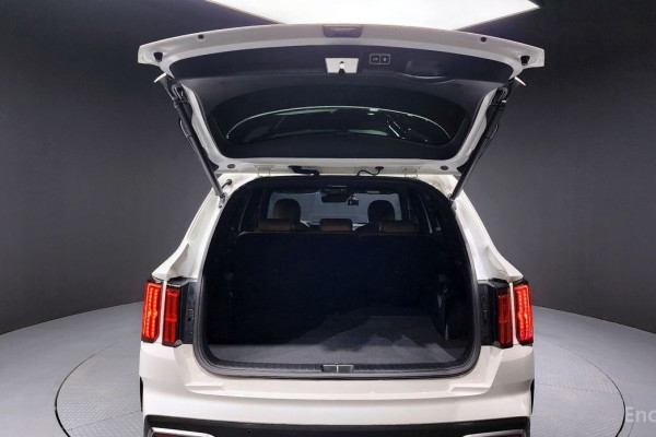 2023 Kia Sorento с пробегом 49 410 км