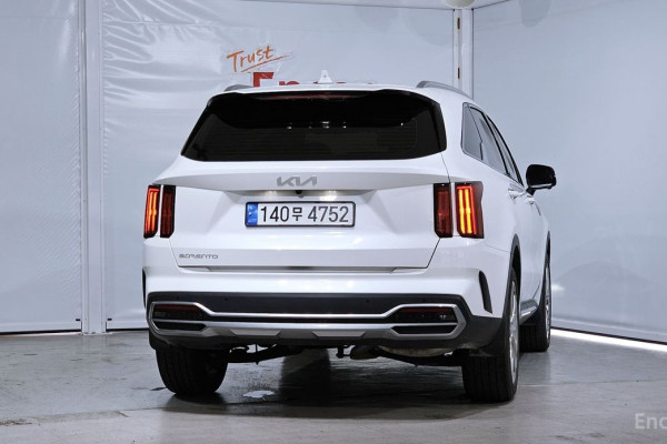 2023 Kia Sorento с пробегом 83 238 км