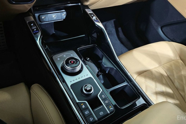 2023 Kia Sorento с пробегом 83 238 км