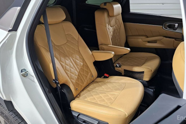 2023 Kia Sorento с пробегом 83 238 км