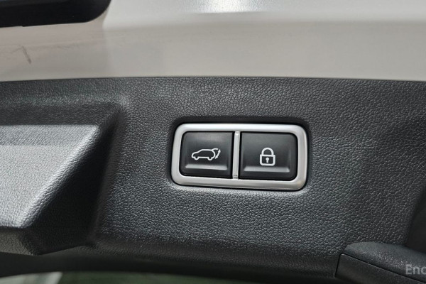 2023 Kia Sorento с пробегом 83 238 км