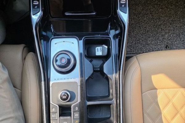 2021 Kia Sorento с пробегом 77 381 км