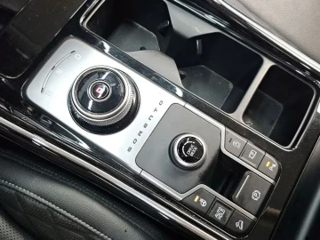 2023 Kia Sorento с пробегом 112 848 км