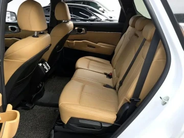 2023 Kia Sorento с пробегом 45 630 км