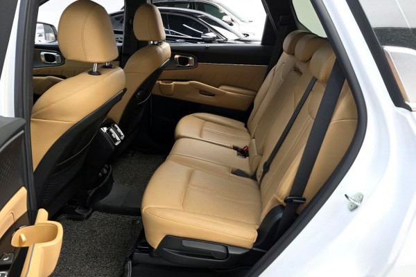 2023 Kia Sorento с пробегом 45 630 км