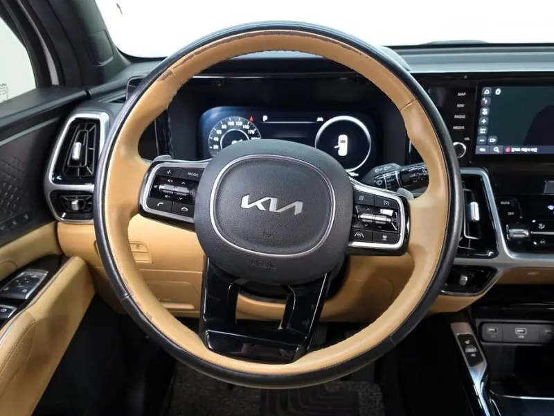 2023 Kia Sorento с пробегом 45 630 км