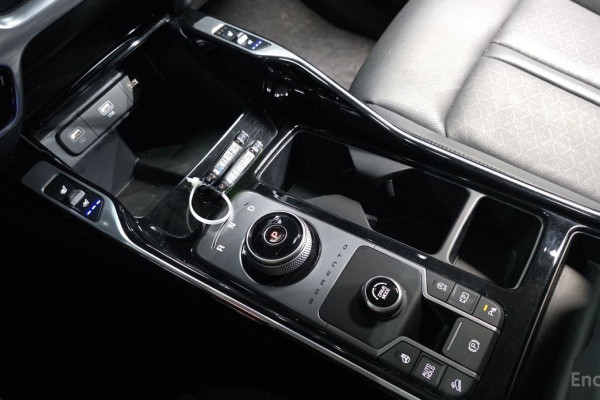 2023 Kia Sorento с пробегом 24 994 км