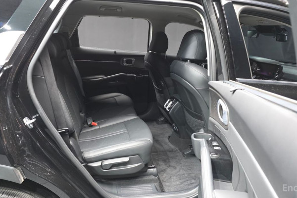 2023 Kia Sorento с пробегом 24 994 км