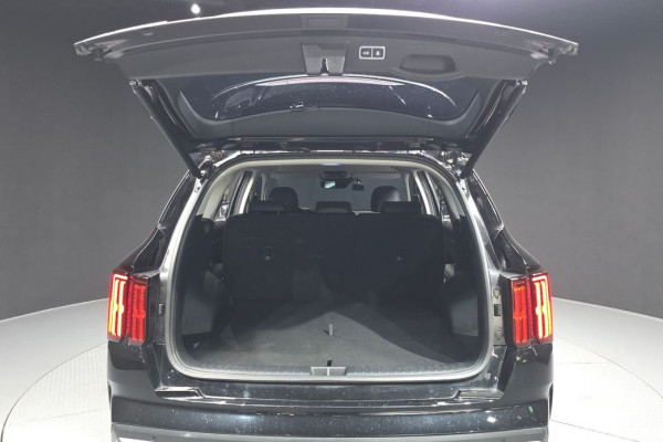 2023 Kia Sorento с пробегом 24 994 км