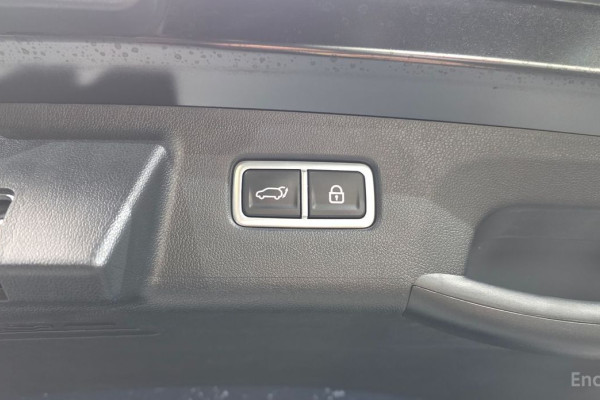 2023 Kia Sorento с пробегом 24 994 км