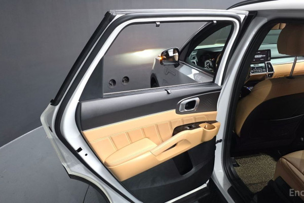 2023 Kia Sorento с пробегом 41 932 км