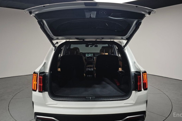 2023 Kia Sorento с пробегом 20 085 км