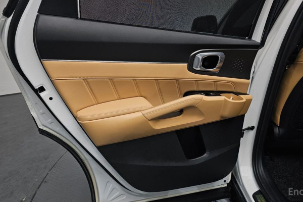 2023 Kia Sorento с пробегом 20 085 км