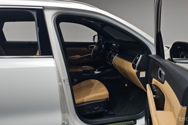 2023 Kia Sorento с пробегом 20 085 км