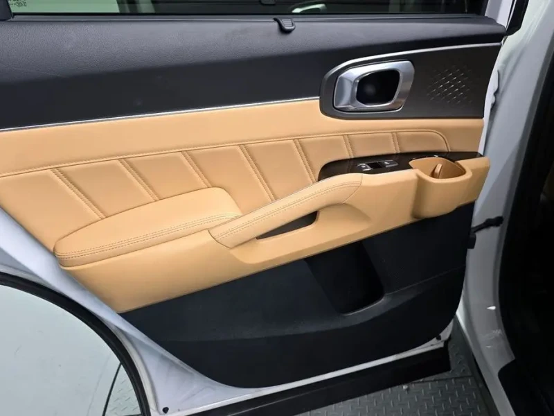 2022 Kia Sorento с пробегом 27 590 км