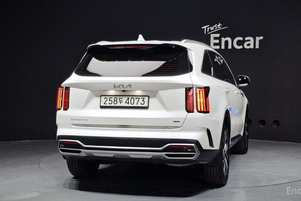 2023 Kia Sorento с пробегом 67 625 км