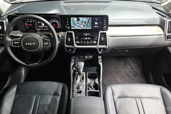 2023 Kia Sorento с пробегом 67 625 км