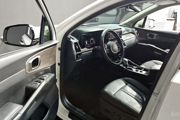 2023 Kia Sorento с пробегом 67 625 км