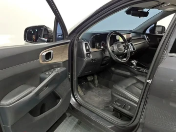 2023 Kia Sorento с пробегом 60 631 км