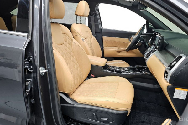 2023 Kia Sorento с пробегом 42 044 км