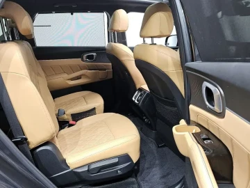 2023 Kia Sorento с пробегом 42 044 км