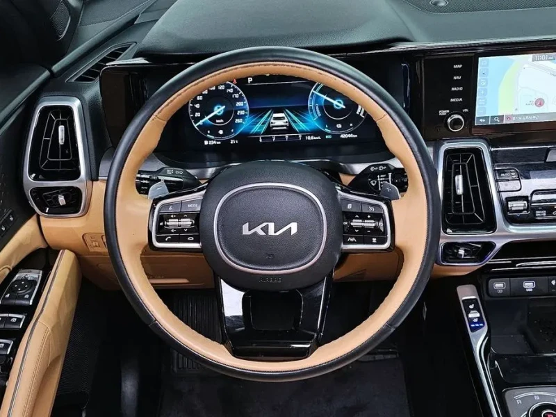 2023 Kia Sorento с пробегом 42 044 км