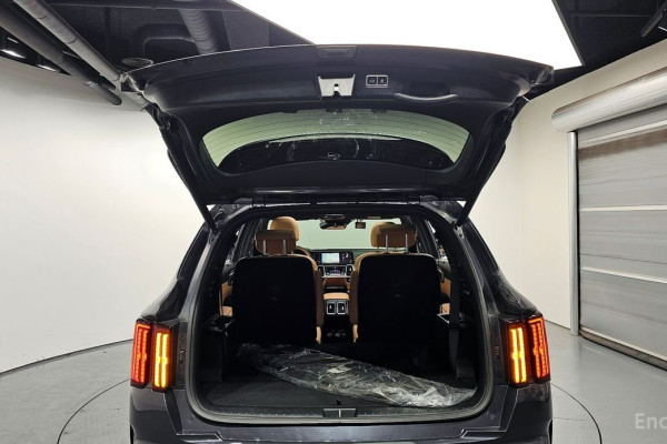 2023 Kia Sorento с пробегом 42 044 км