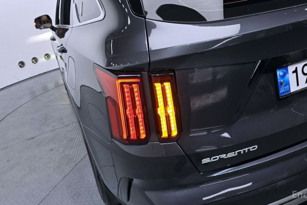 2023 Kia Sorento с пробегом 42 044 км