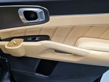 2023 Kia Sorento с пробегом 42 044 км