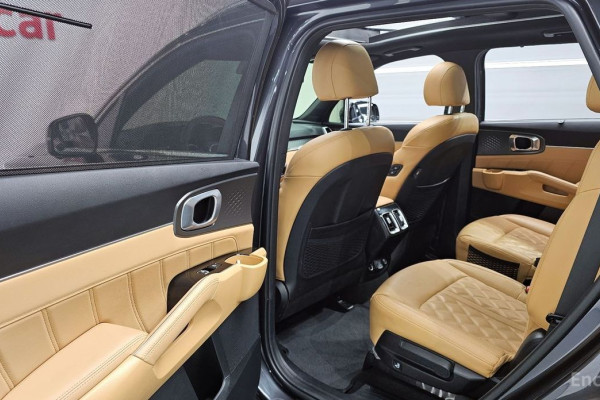 2023 Kia Sorento с пробегом 42 044 км