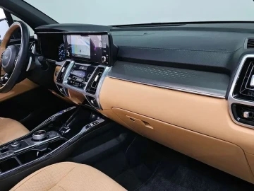 2023 Kia Sorento с пробегом 42 044 км