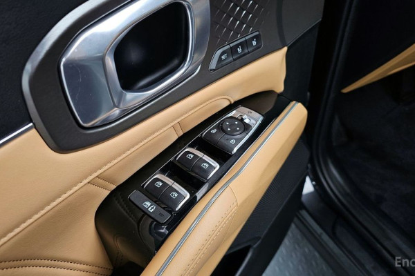 2023 Kia Sorento с пробегом 42 044 км