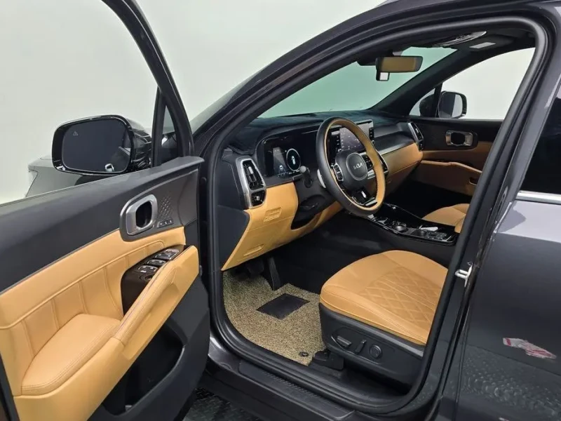 2023 Kia Sorento с пробегом 50 139 км