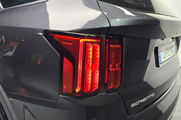 2023 Kia Sorento с пробегом 50 139 км