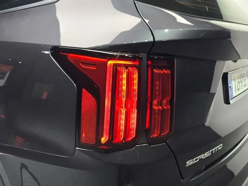 2023 Kia Sorento с пробегом 50 139 км