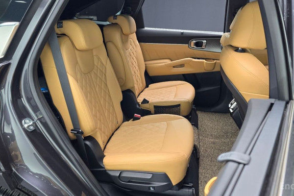 2023 Kia Sorento с пробегом 50 139 км