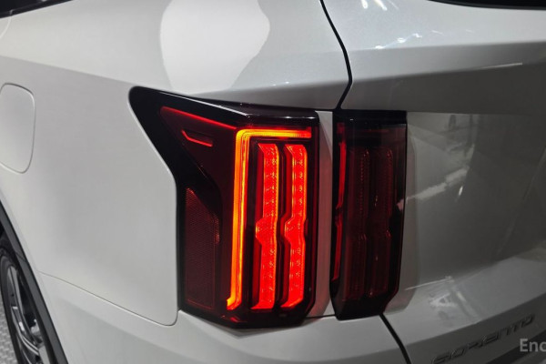 2023 Kia Sorento с пробегом 112 393 км