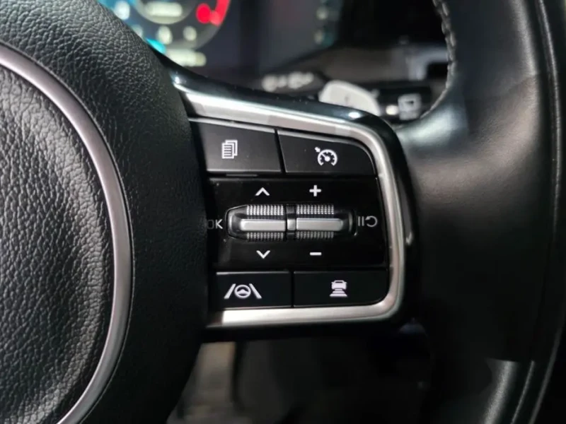 2023 Kia Sorento с пробегом 73 876 км
